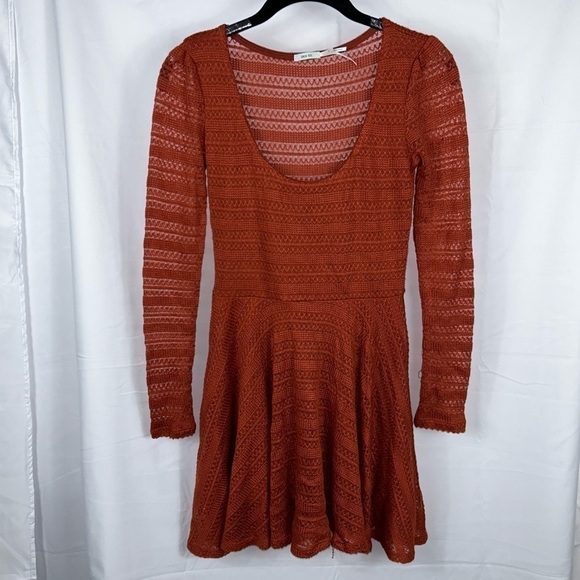 Kimchi Blue Dress Fitted All Over Sheer Lace Fit and Flare Lined Long Sleeves - Picture 3 of 11